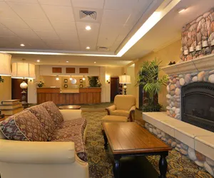 Photo 3 - Comfort Inn & Suites McMinnville Wine Country