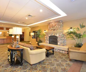 Photo 4 - Comfort Inn & Suites McMinnville Wine Country