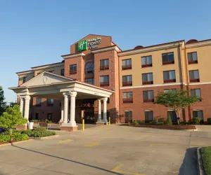 Photo 2 - Holiday Inn Express Clinton, an IHG Hotel