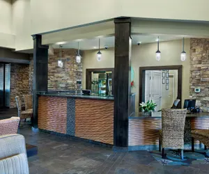 Photo 3 - Oxford Suites Silverdale