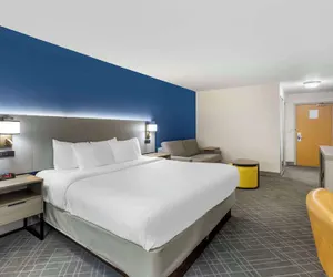 Photo 2 - Comfort Inn & Suites Glenwood Springs On The River