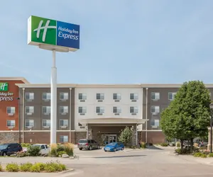 Photo 2 - Holiday Inn Express Hastings, an IHG Hotel