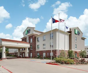 Photo 2 - Holiday Inn Express Hotel & Suites Cleburne, an IHG Hotel