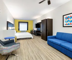 Photo 4 - Holiday Inn Express Hotel & Suites Cleburne, an IHG Hotel