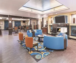 Photo 4 - La Quinta Inn & Suites by Wyndham Houston Hobby Airport