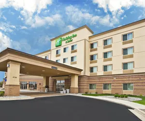 Photo 2 - Holiday Inn & Suites Green Bay Stadium, an IHG Hotel