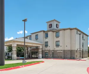 Photo 2 - Clarion Inn & Suites Weatherford South