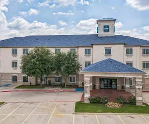 Photo 2 - Clarion Inn & Suites Weatherford South