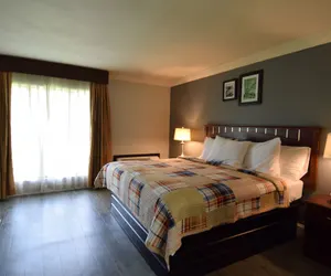 Photo 4 - Village Haven Inn & Extended Stay