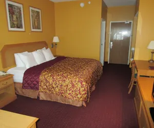 Photo 5 - Parkfield Inn