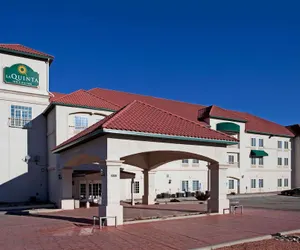 Photo 2 - La Quinta Inn & Suites by Wyndham Ruidoso Downs