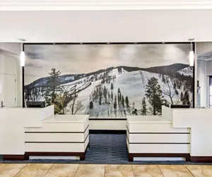 Photo 5 - La Quinta Inn & Suites by Wyndham Ruidoso Downs