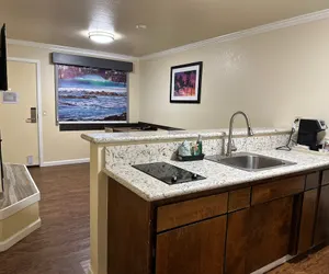 Photo 5 - Beachwalker Inn and Suites