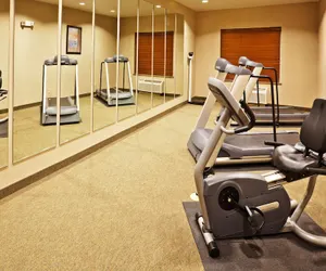 Photo 4 - Holiday Inn Express Hotel & Suites Oklahoma City - Bethany by IHG