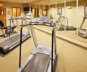 Photo 5 - Holiday Inn Express Hotel & Suites Oklahoma City - Bethany by IHG