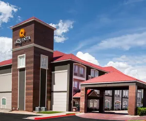 Photo 2 - La Quinta Inn & Suites by Wyndham Midland North