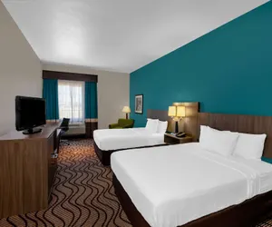 Photo 5 - La Quinta Inn & Suites by Wyndham Midland North