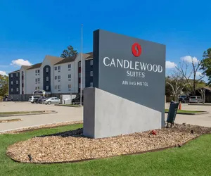 Photo 2 - Candlewood Suites Lafayette - River Ranch, an IHG Hotel