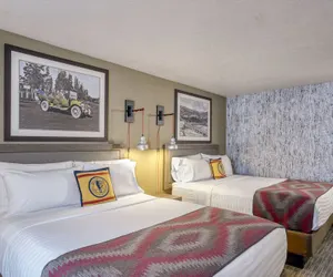 Photo 2 - Yellowstone Park Hotel