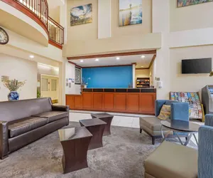 Photo 5 - Best Western Plus Lake Elsinore Inn & Suites