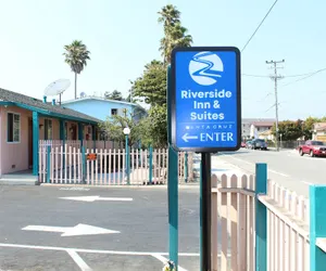 Photo 2 - Riverside Inn & Suites Santa Cruz