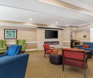 Photo 4 - Comfort Inn & Suites