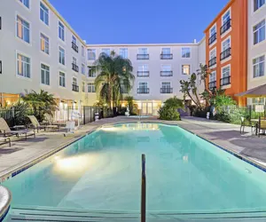 Photo 2 - Embassy Suites by Hilton Valencia