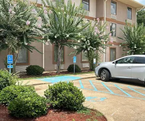 Photo 2 - SureStay by Best Western Pearl Jackson Airport