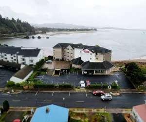 Photo 2 - Siletz Bay Beachfront Hotel by OYO Lincoln City