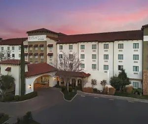 Photo 2 - Courtyard Marriott Paso Robles