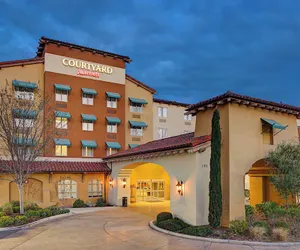 Photo 2 - Courtyard Marriott Paso Robles