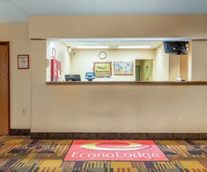 Photo 4 - Econo Lodge Kent - Akron West