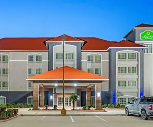 Photo 2 - La Quinta Inn & Suites by Wyndham Gainesville