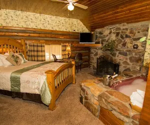 Photo 4 - The Burgundy