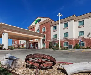 Photo 2 - Holiday Inn Express & Suites East Amarillo, an IHG Hotel