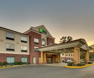 Photo 2 - Holiday Inn Express & Suites Laurel, an IHG Hotel