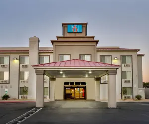 Photo 2 - Motel 6 Hesperia, CA - West Main Street I-15