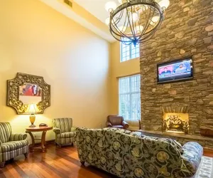 Photo 4 - The Wildwood Hotel