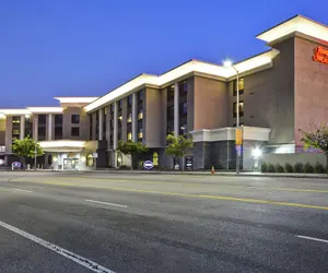 Photo 2 - Hampton Inn & Suites Los Angeles Burbank Airport