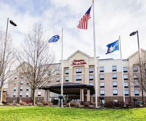 Photo 2 - Hampton Inn & Suites Blairsville