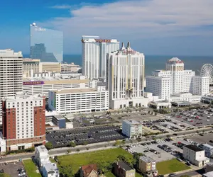 Photo 2 - Courtyard by Marriott Atlantic City Beach Block