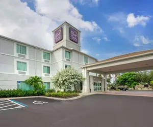 Photo 2 - Sleep Inn & Suites Port Charlotte - Punta Gorda