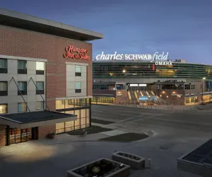 Photo 2 - Hampton Inn & Suites Omaha-Downtown