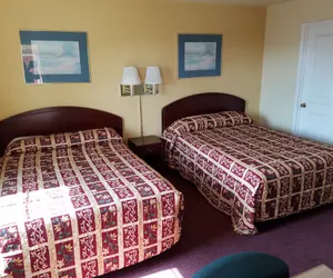 Photo 3 - Classic Inn & Suites