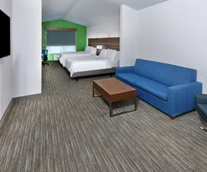 Photo 5 - Holiday Inn Express & Suites West, an IHG Hotel