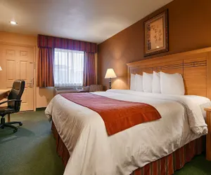 Photo 4 - Best Western Plus Hartford Lodge