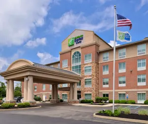 Photo 2 - Holiday Inn Express & Suites Cincinnati - Mason, an IHG Hotel