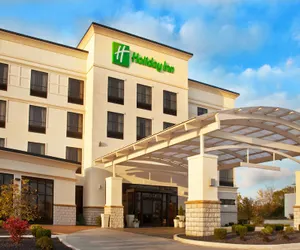 Photo 2 - Holiday Inn Quincy East, an IHG Hotel