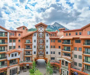Photo 2 - Lodge at Mountaineer Square
