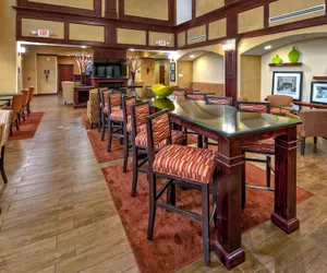 Photo 4 - Hampton Inn Corsicana